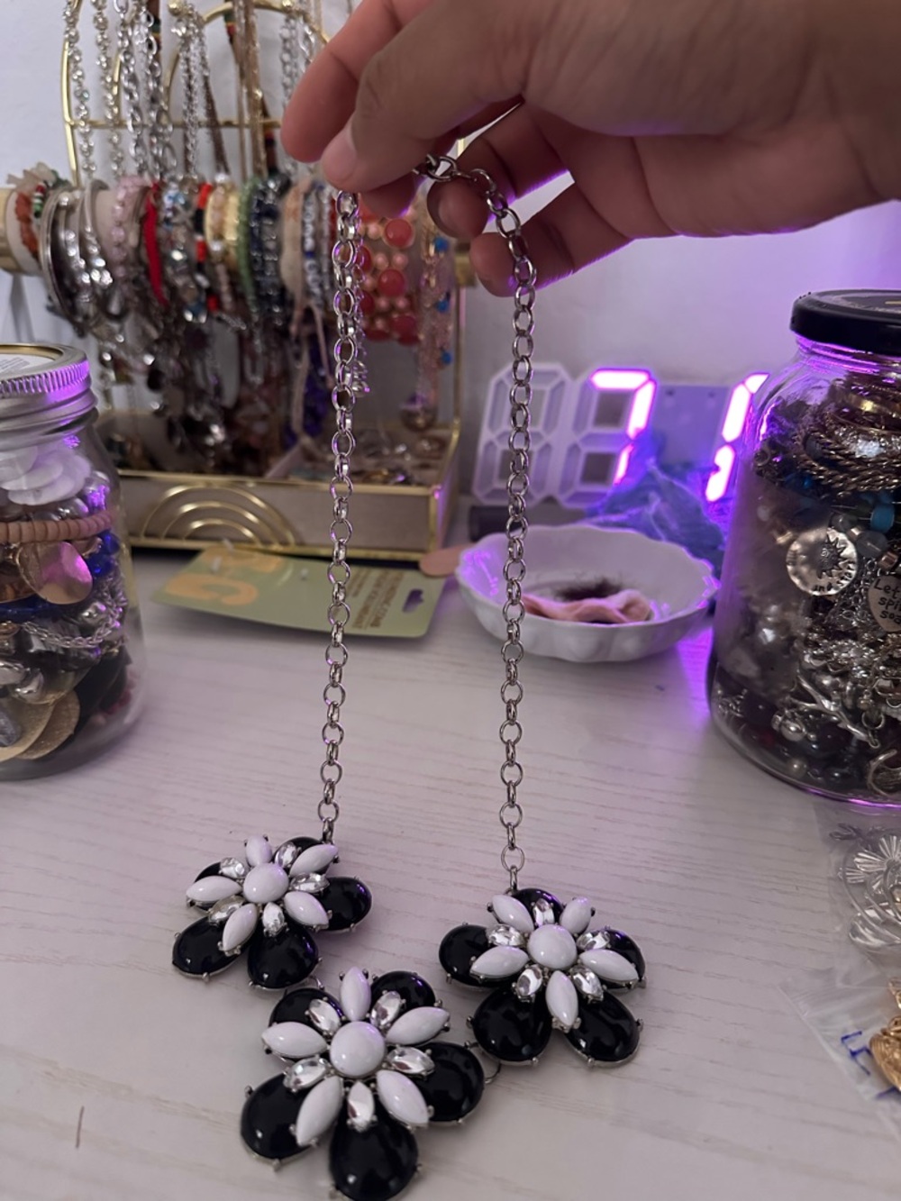 Statement Black & White Flower Pendant Necklace - Women Jewelry